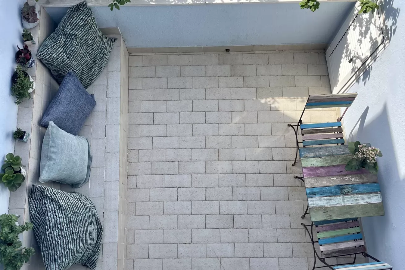 03 - Villa Marisa Chiaia di Luna - terrazzo con cuscini e sedute