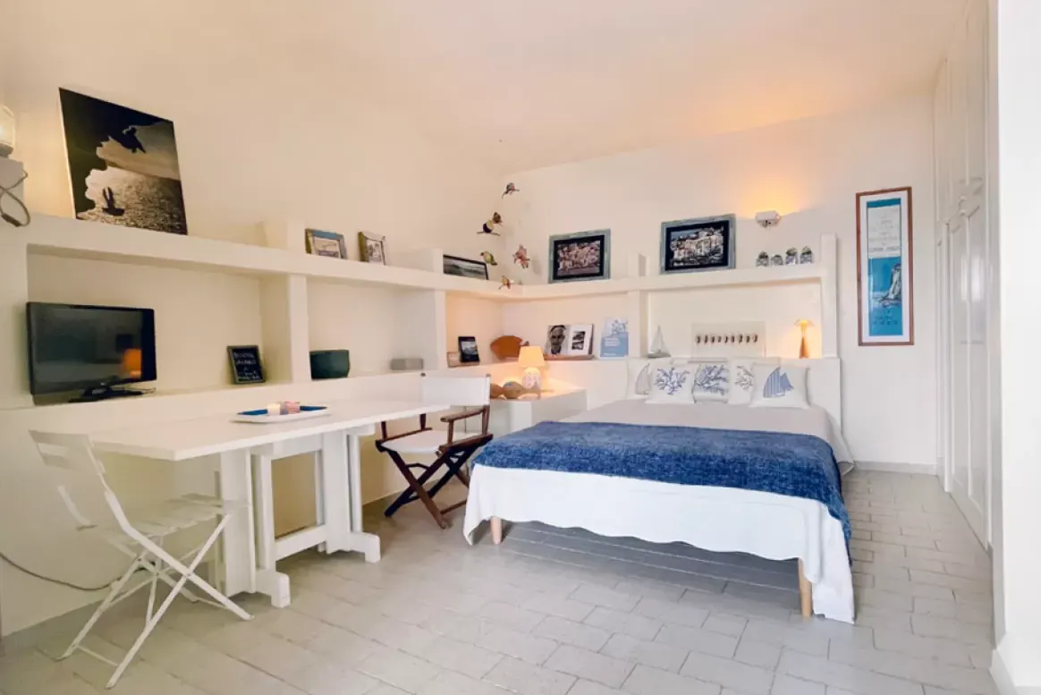 06 - Villa Marisa Core - camera e angolo studio