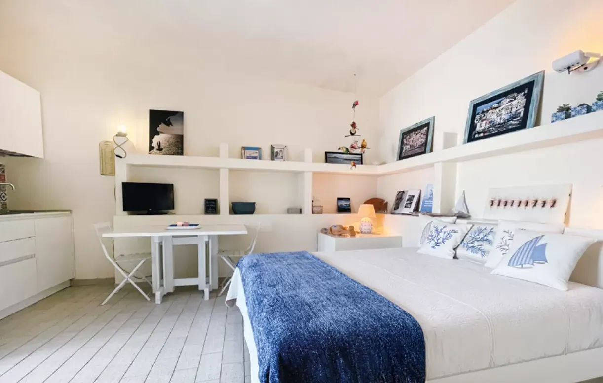 08 - Villa Marisa Core - camera con letto e scrivania